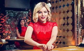 Hình ảnh biểu tượng cho phần câu hỏi thường gặp hoặc hỗ trợ khách hàng, với hình ảnh người đang đặt câu hỏi hoặc biểu tượng dịch vụ khách hàng 24/7.